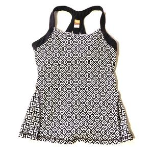 Lucy black and white yoga tank